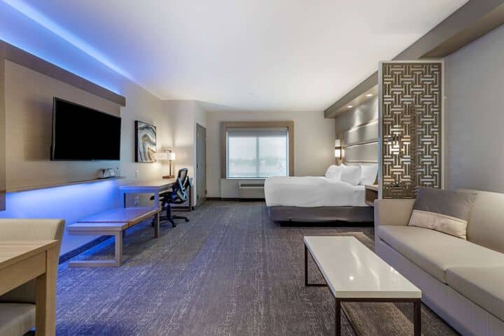 Room 15 of 44